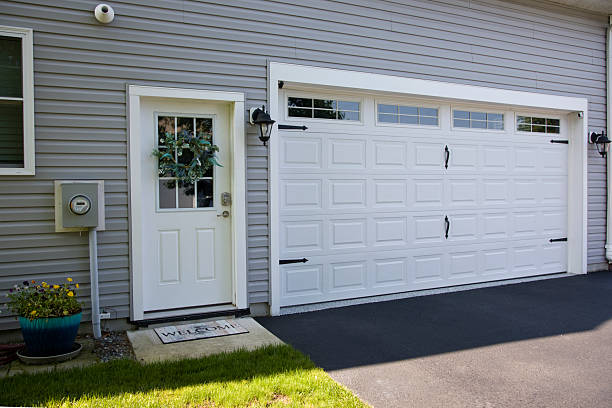 24/7 Emergency Garage Door Panel Replacement experts in Hillsboro, WI